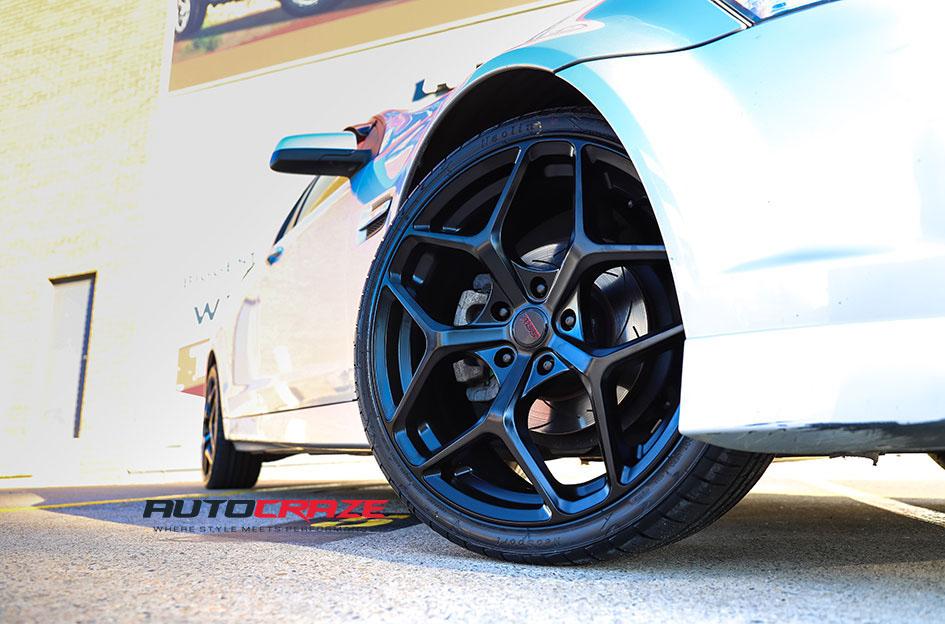 HOLDEN-COMMODORE-DOMINATE-MATTE-BLACK